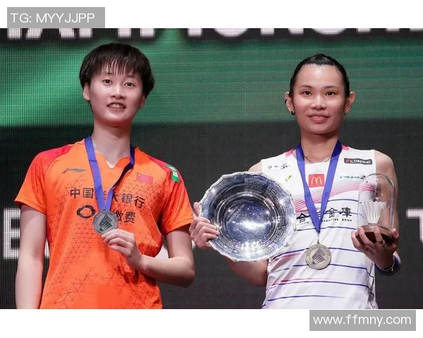 杨强独家分享羽毛球技巧与心得助你提升竞技水平